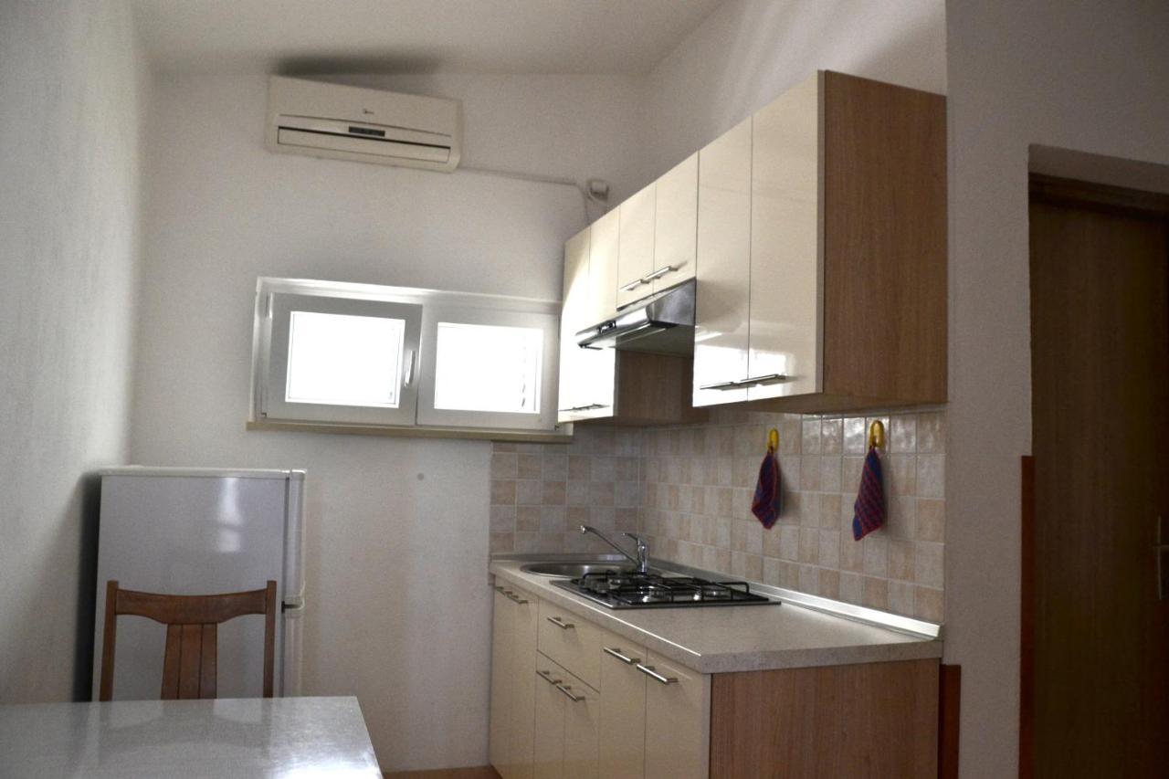 Apartments By The Sea Kustici, Pag - 6335 Zubovici Bagian luar foto